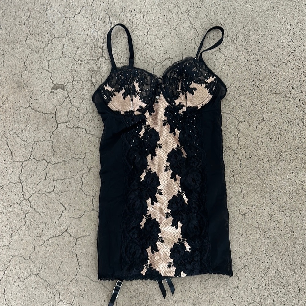 Victoria’s Secret lingerie size 34B